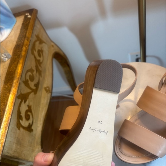 ELIZABETH & JAMES Bax Platform Sandal Nude Leather Gold Buckle SZ 7 - Picture 4 of 5